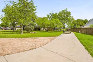 3702 Lake Vista Ct, Granbury, TX 76049 - Photo 30