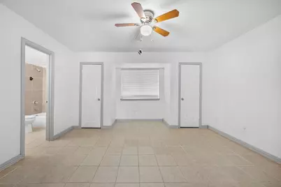 5848 Keeneland Parkway, Dallas, TX 75211 - Photo 10