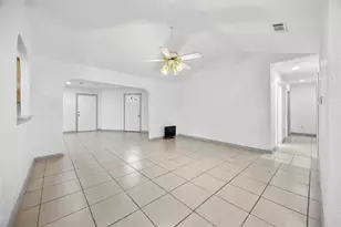 5848 Keeneland Pkwy, Dallas, TX 75211 - Photo 4