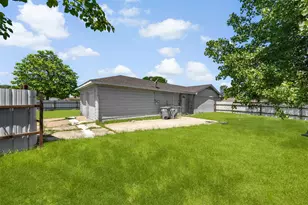 5848 Keeneland Pkwy, Dallas, TX 75211 - Photo 24