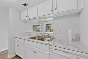 8560 Park Ln, Dallas, TX 75231 - Photo 14