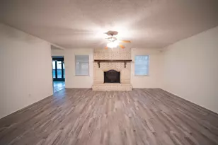 515 Crestwood Dr, Eastland, TX 76448 - Photo 2