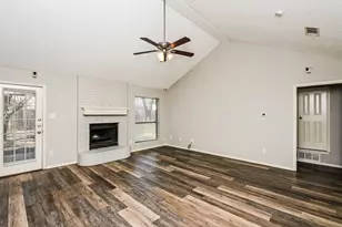 5 Hastings Ct, Mansfield, TX 76063 - Photo 2