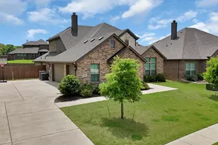 1905 Silver Falls Dr, Burleson, TX 76028 - Photo 2