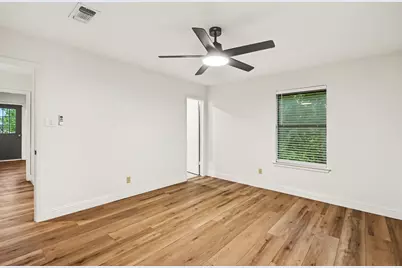 2101 Mistletoe Avenue, Fort Worth, TX 76110 - Photo 14