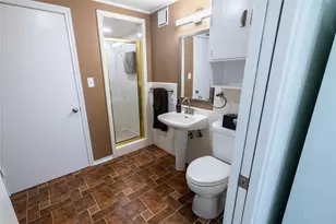 10872 Caprock Cir, Dallas, TX 75218 - Photo 10