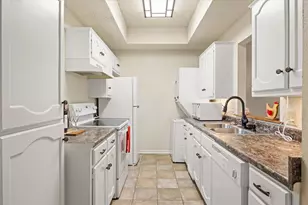 8511 Westover Ct, Granbury, TX 76049 - Photo 10