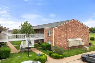 8511 Westover Ct, Granbury, TX 76049 - Photo 2