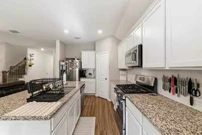 9201 Acre Meadows Lane, Arlington, TX 76002 - Photo 8
