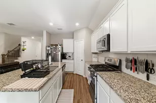 9201 Acre Meadows Ln, Arlington, TX 76002 - Photo 8