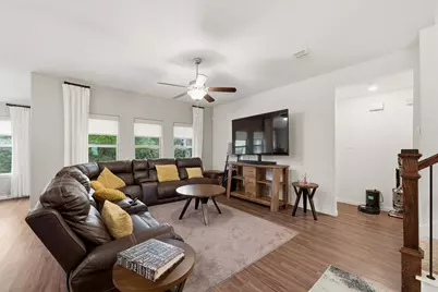 9201 Acre Meadows Lane, Arlington, TX 76002 - Photo 4