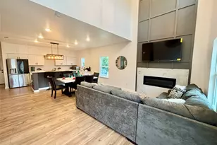5114 Stoneridge Dr, Granbury, TX 76048 - Photo 2