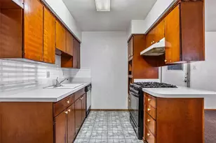 724 E Mustang St, Crowley, TX 76036 - Photo 6