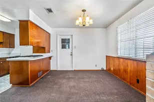 724 E Mustang St, Crowley, TX 76036 - Photo 4