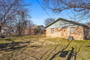 724 E Mustang St, Crowley, TX 76036 - Photo 18