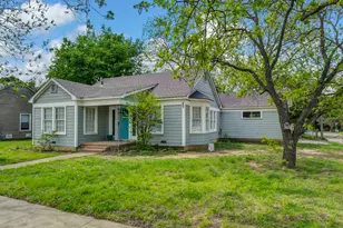 1715 N Oak Ave, Mineral Wells, TX 76067 - Photo 1