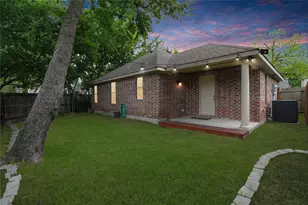 1006 Hall St, McKinney, TX 75069 - Photo 2