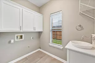 5401 Emerald Park Blvd, Arlington, TX 76017 - Photo 22