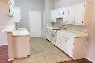 940 S Old Orchard Ln, Lewisville, TX 75067 - Photo 4