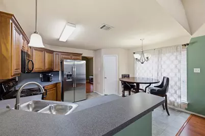 612 Owen Trail, Grand Prairie, TX 75051 - Photo 8