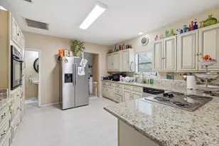 511 N Wood St, Cleburne, TX 76033 - Photo 6