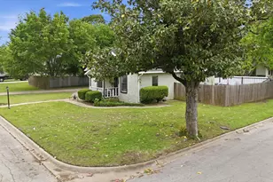 511 N Wood St, Cleburne, TX 76033 - Photo 22
