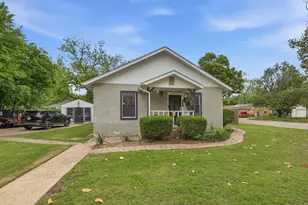 511 N Wood St, Cleburne, TX 76033 - Photo 2
