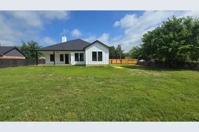 1106 East Sixth Street, Springtown, TX 76082 - Photo 28
