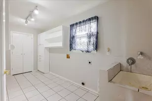 2400 Carter Rd, Springtown, TX 76082 - Photo 8