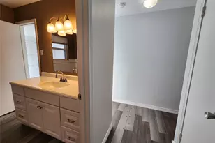 1401 E Sherman Dr, Denton, TX 76209 - Photo 12