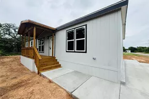 5900 Arrowhead Dr, Granbury, TX 76048 - Photo 2