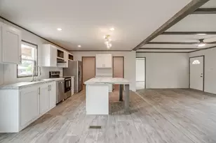 5900 Arrowhead Dr, Granbury, TX 76048 - Photo 6