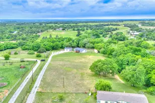 135 Lelon Ln, Springtown, TX 76082 - Photo 38