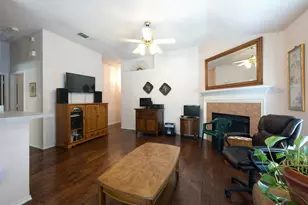 1825 Yorkshire St, Fort Worth, TX 76134 - Photo 6