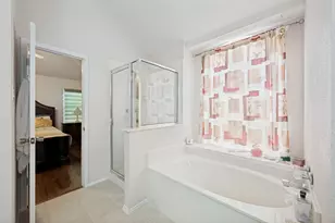 1825 Yorkshire St, Fort Worth, TX 76134 - Photo 20