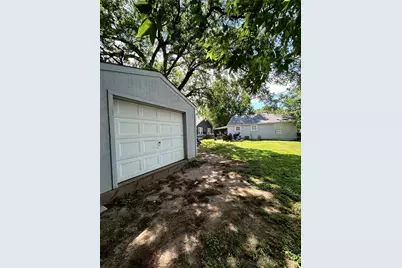 608 W Baldridge Street, Ennis, TX 75119 - Photo 12