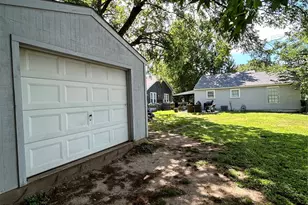608 W Baldridge St, Ennis, TX 75119 - Photo 12