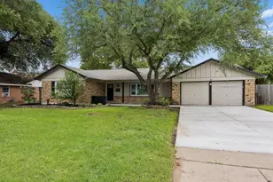 5805 Wedgmont Cir N, Fort Worth, TX 76133 - Photo 2