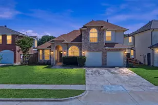 1136 Breezewood Dr, Lewisville, TX 75077 - Photo 2