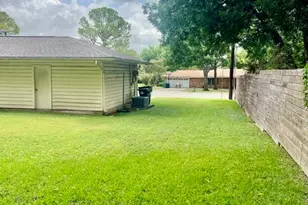 1326 E Sherman Dr, Denton, TX 76209 - Photo 18