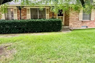 1326 E Sherman Dr, Denton, TX 76209 - Photo 4