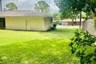 1326 E Sherman Dr, Denton, TX 76209 - Photo 10