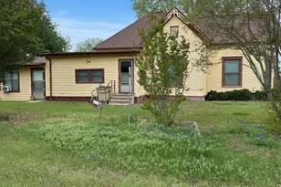 300 S Miller St, Rising Star, TX 76471 - Photo 2