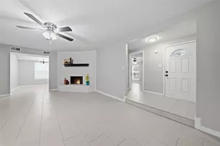 4723 Crest Dr, Arlington, TX 76017 - Photo 2