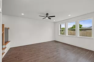 702 Perkins Ct, Granbury, TX 76048 - Photo 18