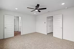 702 Perkins Ct, Granbury, TX 76048 - Photo 8