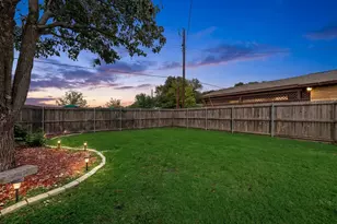 8515 Baumgarten Dr, Dallas, TX 75228 - Photo 22