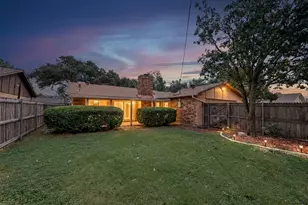 8515 Baumgarten Dr, Dallas, TX 75228 - Photo 24