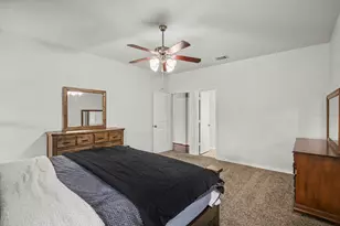 303 Stonegate Blvd, Alvarado, TX 76009 - Photo 18