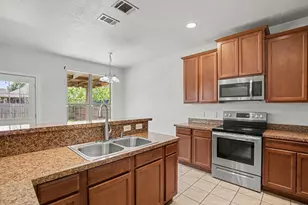 303 Stonegate Blvd, Alvarado, TX 76009 - Photo 14